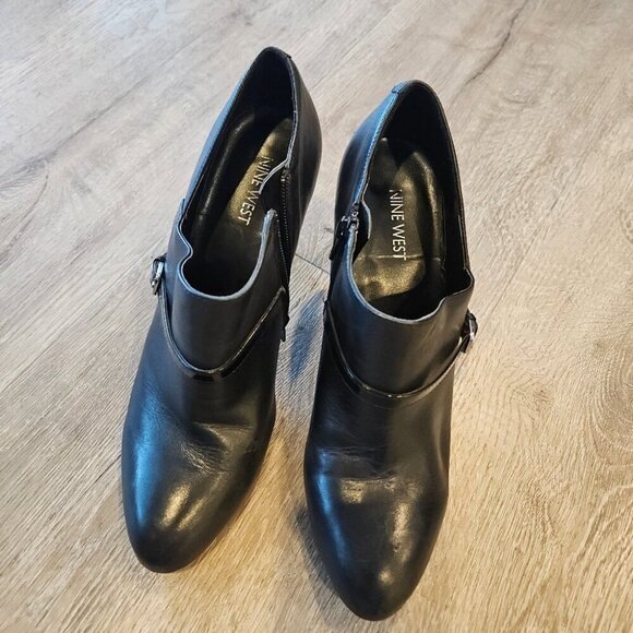 Nine West Booties, black, size 9.5 - Picture 4 of 8